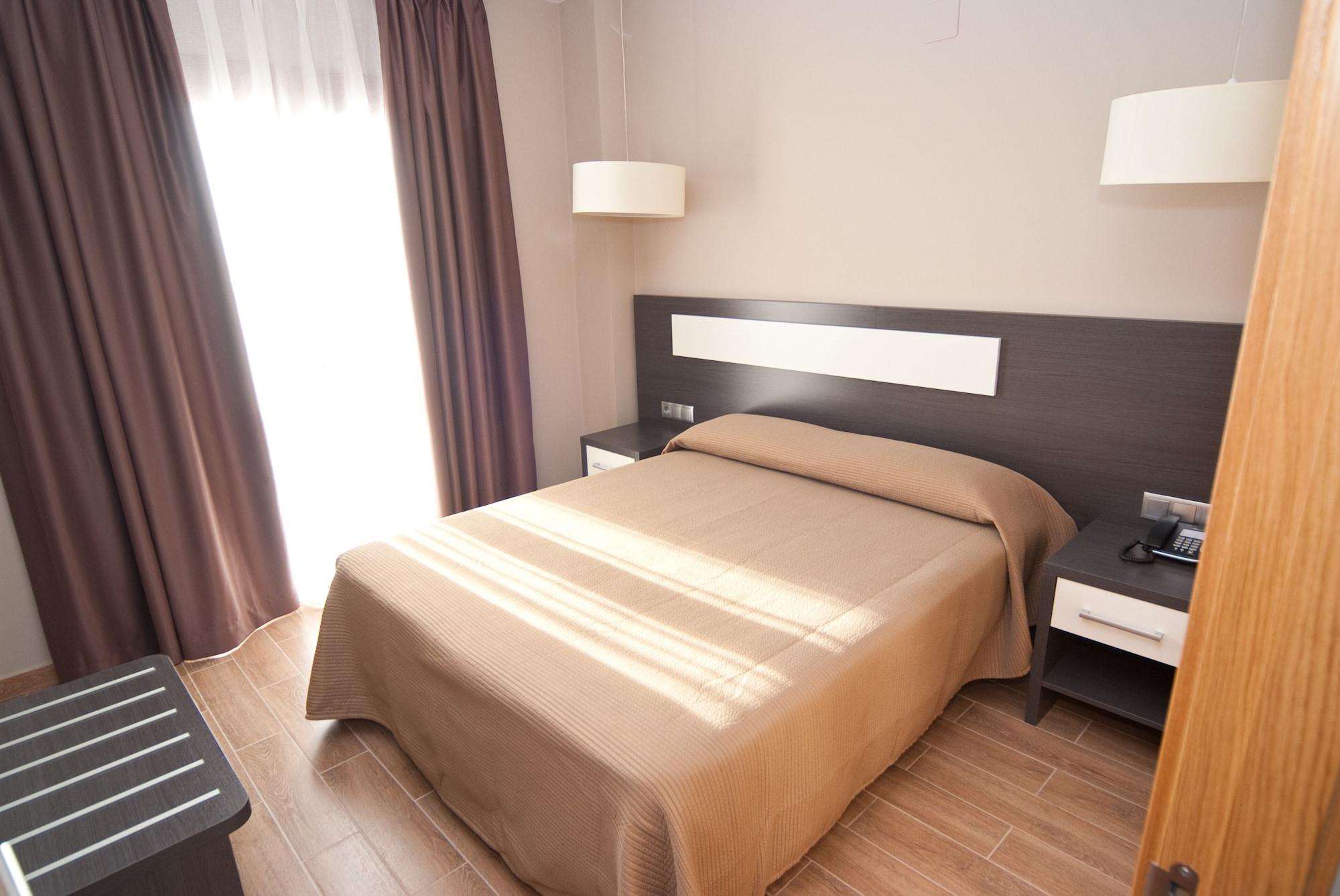 & Jacetania Aparthotel Jaca