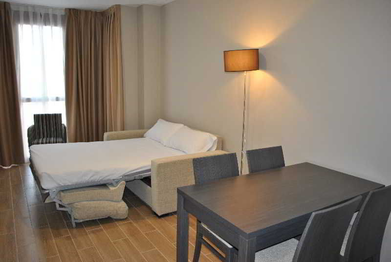& Jacetania Aparthotel 3*